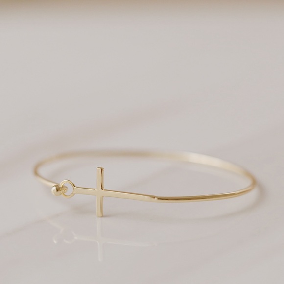 Cross Bracelet | 14k Gold Plated - Picture 3 of 8
